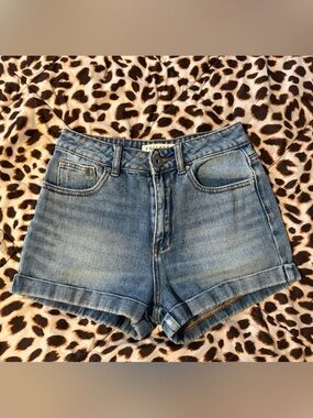 ✨Bullhead Mom Shorts✨